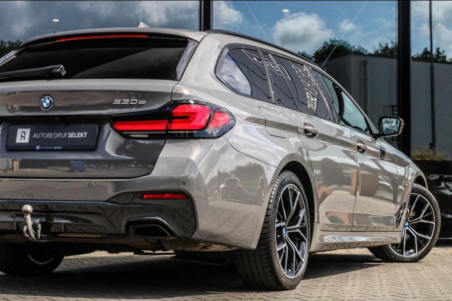 BMW 5 Serie Touring 530e M-SPORT - PANO - TREKHAAK - LASER - HARMAN - VOL!!!