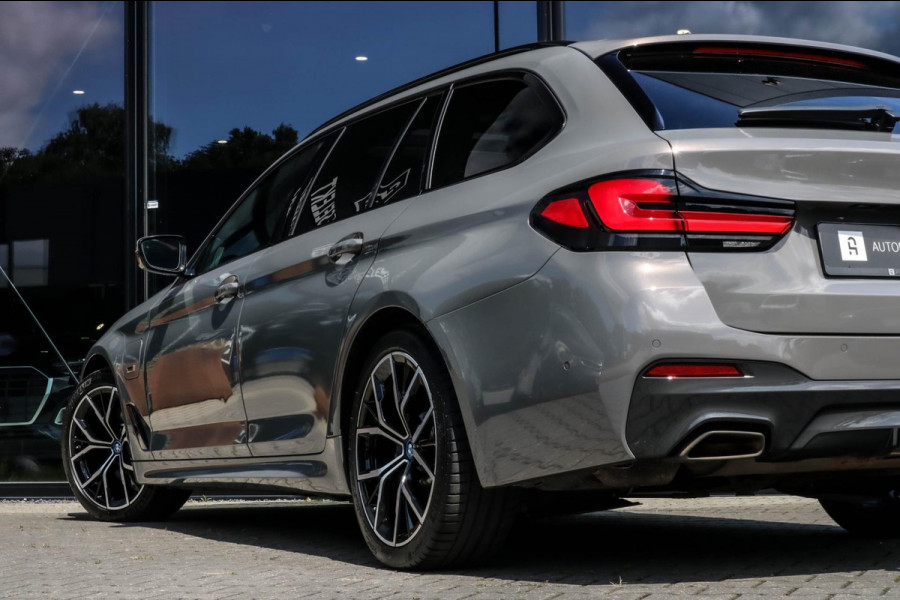 BMW 5 Serie Touring 530e M-SPORT - PANO - TREKHAAK - LASER - HARMAN - VOL!!!