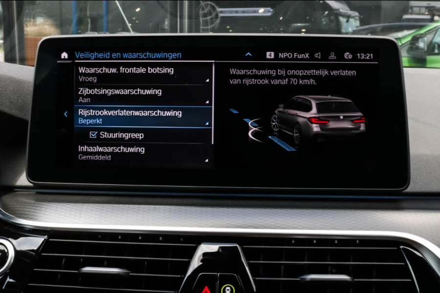 BMW 5 Serie Touring 530e M-SPORT - PANO - TREKHAAK - LASER - HARMAN - VOL!!!