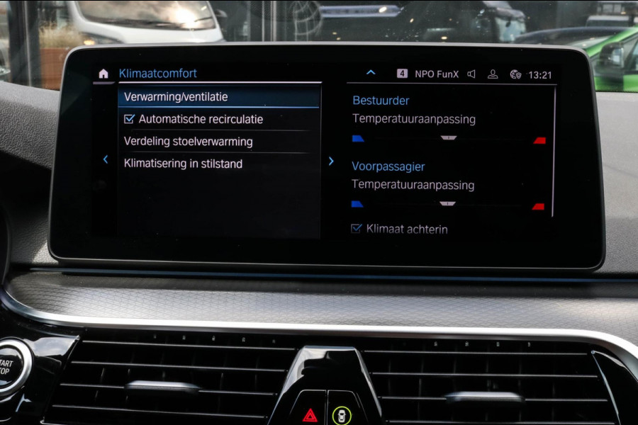 BMW 5 Serie Touring 530e M-SPORT - PANO - TREKHAAK - LASER - HARMAN - VOL!!!