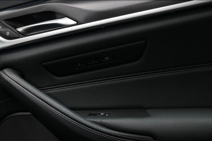 BMW 5 Serie Touring 530e M-SPORT - PANO - TREKHAAK - LASER - HARMAN - VOL!!!
