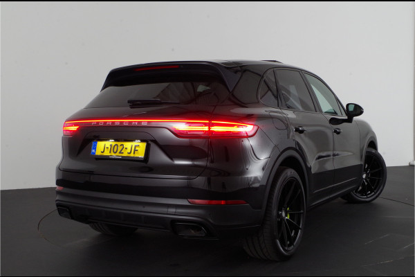 Porsche Cayenne 3.0 E-Hybrid 463pk > Pano.schuif/Sport-Chrono/Porsche Active Suspension/Trekhaak...