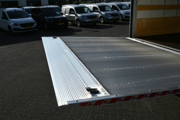 Mercedes-Benz Sprinter 319 CDI L3 Bakwagen met laadklep Geveerde stoel, Cruise control, Dhollandia klep Laadbak met laadklep, zijdeur