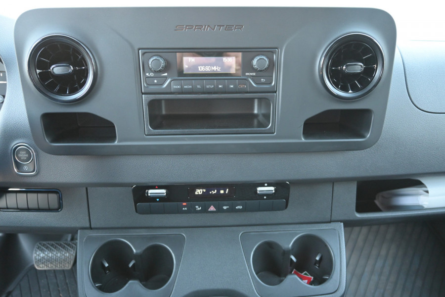 Mercedes-Benz Sprinter 319 CDI L3 Bakwagen met laadklep Geveerde stoel, Cruise control, Dhollandia klep Laadbak met laadklep, zijdeur