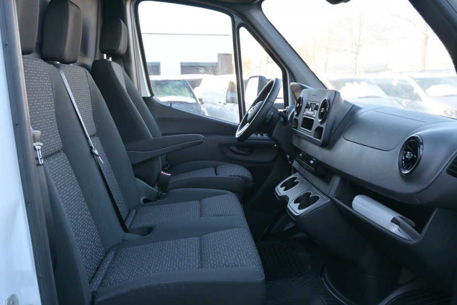 Mercedes-Benz Sprinter 319 CDI L3 Bakwagen met laadklep Geveerde stoel, Cruise control, Dhollandia klep Laadbak met laadklep, zijdeur