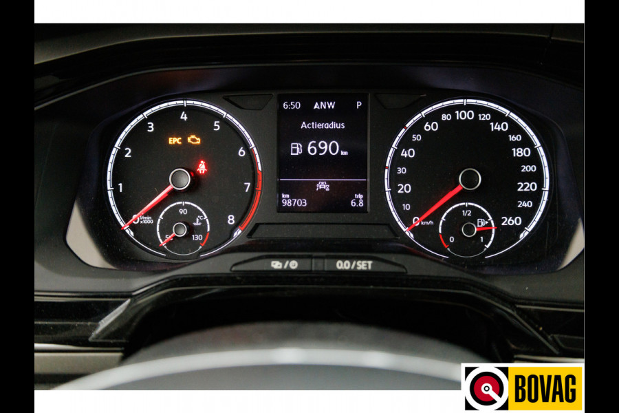 Volkswagen Polo 1.0 TSI Highline Automaat 96 PK Stoelverwarming | Full map Navigatie | Apple Carplay | PDC | 16 inch velgen | Licht en Zicht pakket, Extra getint glas achter