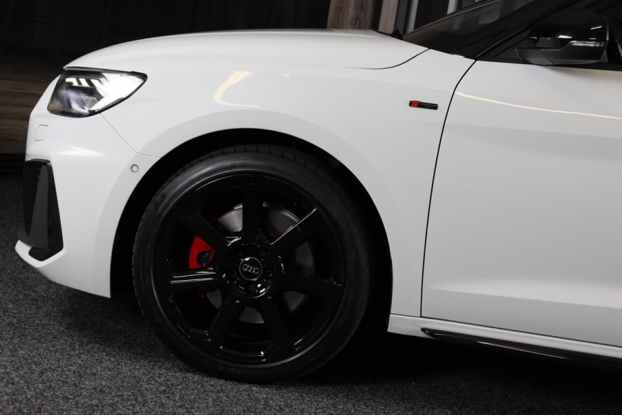 Audi A1 SPORTBACK 40 TFSI S Line / 200 Pk / AUT / ACC / Lane Assist / Camera / Virtual Cockpit / B&O / APPLE CARPLAY / MATRIX