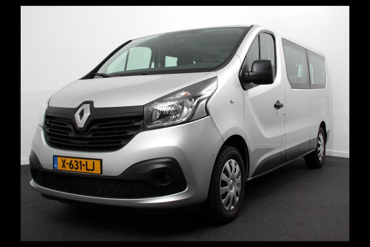 Renault Trafic Passenger 1.6 dCi Grand Authentique Energy incl. BPM/ BTW L2H1 8 persoons ! Navigatie Airco voor en achter Parkeer sensoren Cruise Control Bumpers in kleur Renault Trafic Passenger 1.6 dCi Grand Authentique Energy incl. BPM/ BTW L2H1 8 persoons ! Navigatie Airco voor en achter Parkeer sensoren Cruise Control Bumpers in kleur
