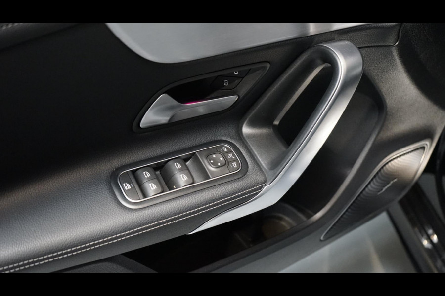 Mercedes-Benz A-Klasse A250 AMG 4MATIC 360CAMERA-ACC-AMBIANCE-BURMESTER-CARPLAY-LEDER-MBUX-MULTIBEAM-PANORAMA