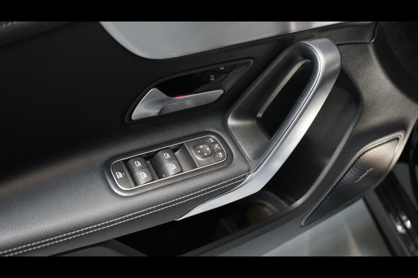 Mercedes-Benz A-Klasse A250 AMG 4MATIC 360CAMERA-ACC-AMBIANCE-BURMESTER-CARPLAY-LEDER-MBUX-MULTIBEAM-PANORAMA