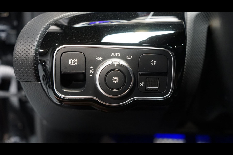 Mercedes-Benz A-Klasse A250 AMG 4MATIC 360CAMERA-ACC-AMBIANCE-BURMESTER-CARPLAY-LEDER-MBUX-MULTIBEAM-PANORAMA