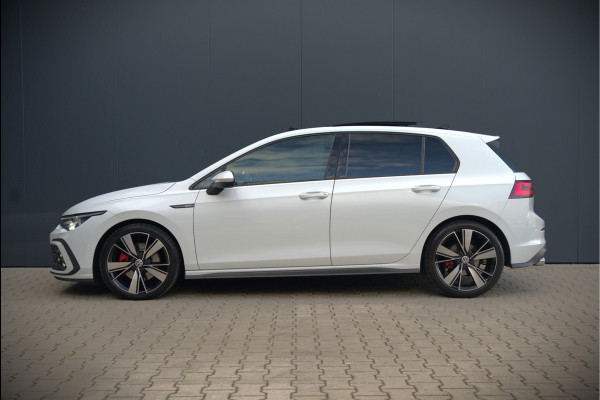 Volkswagen Golf 2.0 TDI GTD | Panoramadak | Stoelverwarming | Stuurverwarming | Adaptive Cruise Control | Apple Carplay | Sport & Sound | Adaptief Onderstel | Keyless | IQ Light LED | Camera | Ambiance Verlichting