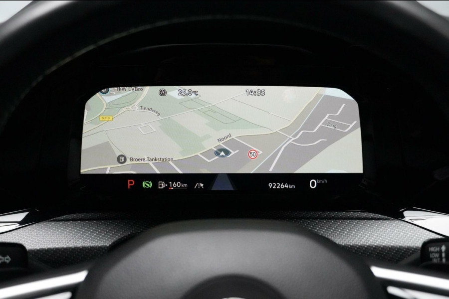 Volkswagen GOLF Variant 1.5 eTSI 2x R-Line Automaat | Pano-dak | CarPlay | Acc | Stoel + Stuur verwarmd | Camera | Led | Sfeer | Pdc |