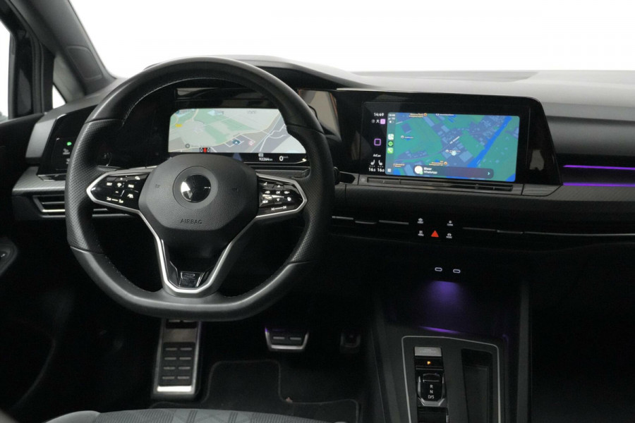 Volkswagen GOLF Variant 1.5 eTSI 2x R-Line Automaat | Pano-dak | CarPlay | Acc | Stoel + Stuur verwarmd | Camera | Led | Sfeer | Pdc |