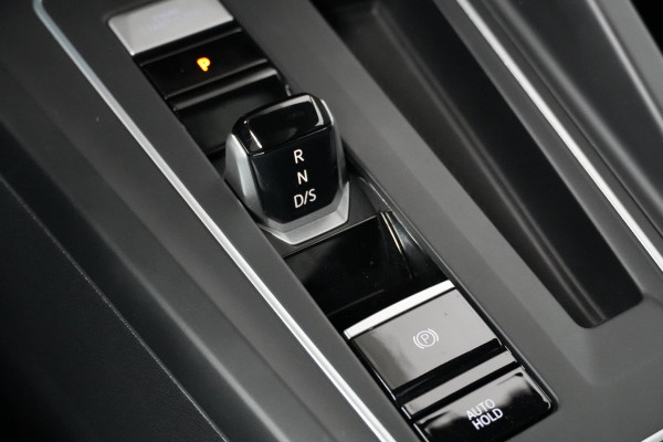 Volkswagen GOLF Variant 1.5 eTSI 2x R-Line Automaat | Pano-dak | CarPlay | Acc | Stoel + Stuur verwarmd | Camera | Led | Sfeer | Pdc |
