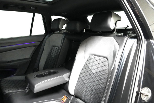 Volkswagen GOLF Variant 1.5 eTSI 2x R-Line Automaat | Pano-dak | CarPlay | Acc | Stoel + Stuur verwarmd | Camera | Led | Sfeer | Pdc |