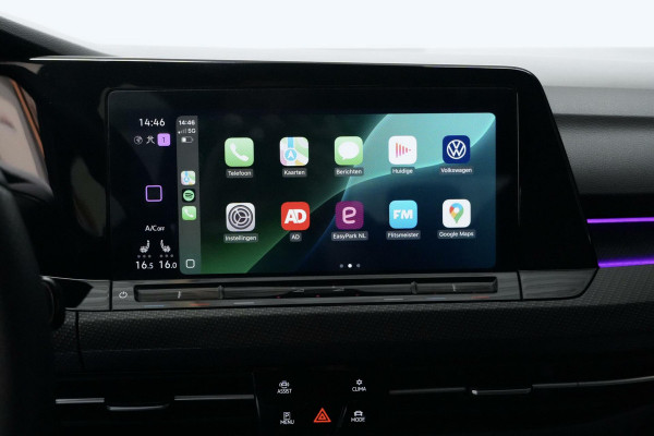 Volkswagen GOLF Variant 1.5 eTSI 2x R-Line Automaat | Pano-dak | CarPlay | Acc | Stoel + Stuur verwarmd | Camera | Led | Sfeer | Pdc |