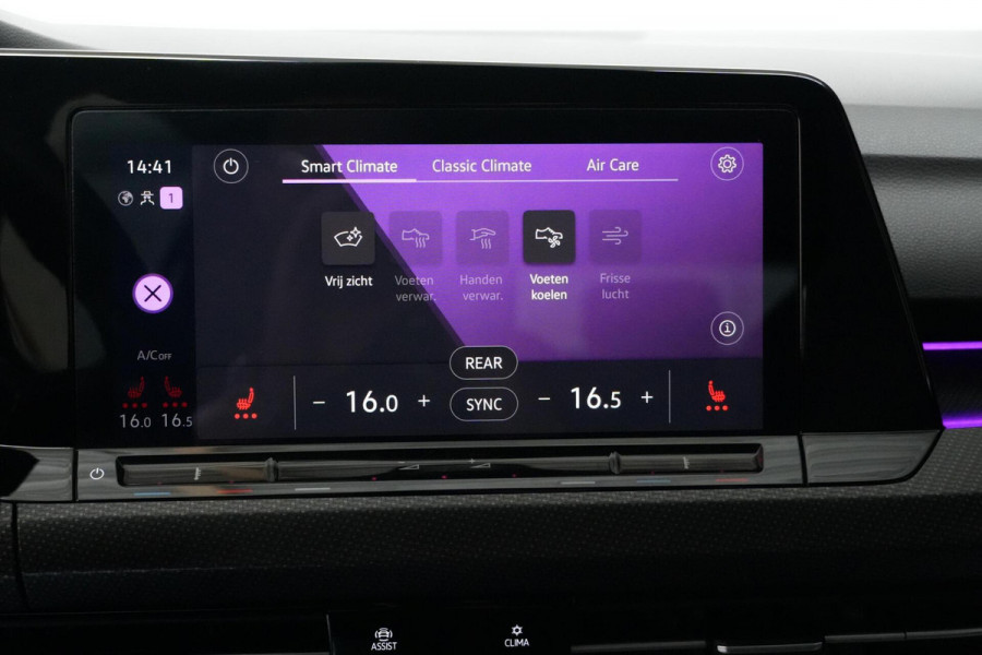 Volkswagen GOLF Variant 1.5 eTSI 2x R-Line Automaat | Pano-dak | CarPlay | Acc | Stoel + Stuur verwarmd | Camera | Led | Sfeer | Pdc |