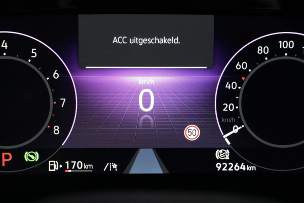 Volkswagen GOLF Variant 1.5 eTSI 2x R-Line Automaat | Pano-dak | CarPlay | Acc | Stoel + Stuur verwarmd | Camera | Led | Sfeer | Pdc |