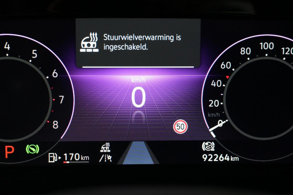 Volkswagen GOLF Variant 1.5 eTSI 2x R-Line Automaat | Pano-dak | CarPlay | Acc | Stoel + Stuur verwarmd | Camera | Led | Sfeer | Pdc |