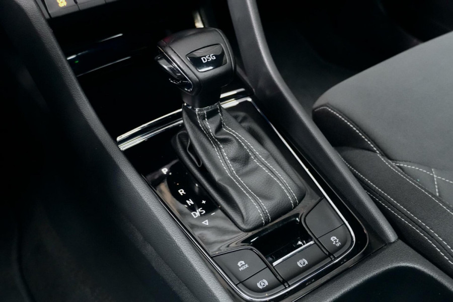 Škoda Karoq 1.5 TSI ACT Sportline Automaat | Pano-dak | Virtual | CarPlay | Acc | Camera | Stoel + Stuur verwarmd | Pdc | Sfeer |