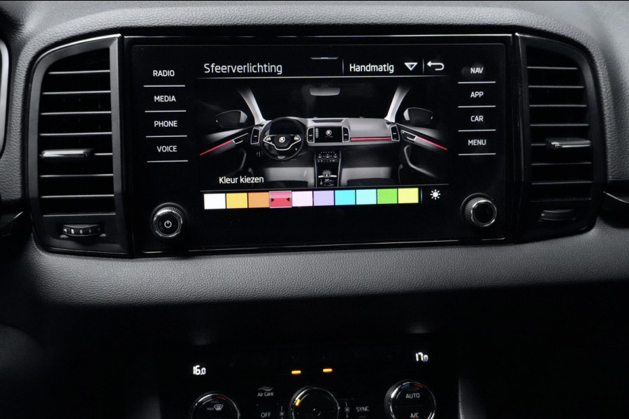 Škoda Karoq 1.5 TSI ACT Sportline Automaat | Pano-dak | Virtual | CarPlay | Acc | Camera | Stoel + Stuur verwarmd | Pdc | Sfeer |