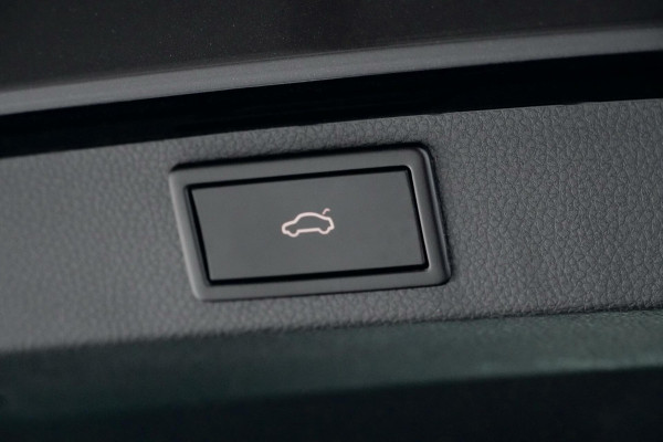 Škoda Karoq 1.5 TSI ACT Sportline Automaat | Pano-dak | Virtual | CarPlay | Acc | Camera | Stoel + Stuur verwarmd | Pdc | Sfeer |