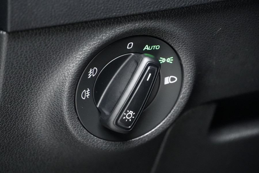 Škoda Karoq 1.5 TSI ACT Sportline Automaat | Pano-dak | Virtual | CarPlay | Acc | Camera | Stoel + Stuur verwarmd | Pdc | Sfeer |