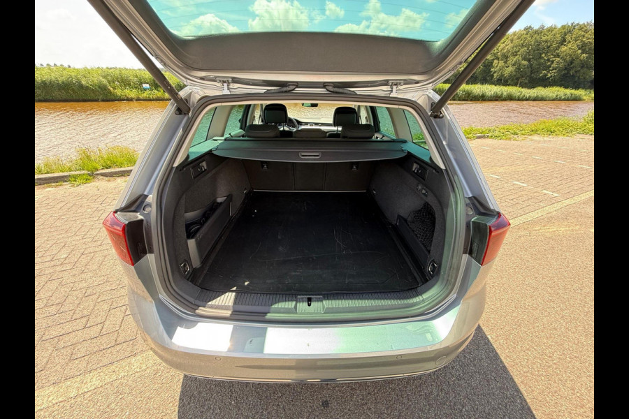 Volkswagen Passat Variant 1.4 TSI PHEV GTE Business / trekhaak /memorie pakket / LED