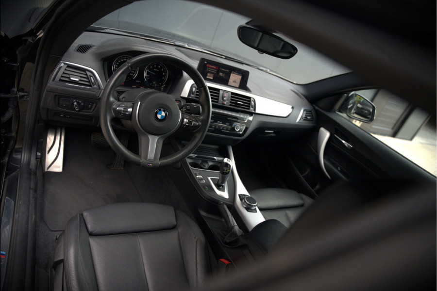 BMW 2 Serie Coupé 218i High Executive M Sport | M Performance | Stoelverwarming | Navigatie | Keyless | Camera | Cruise Control | DAB | HIFI | Parkeersensoren | Leer | Digital Dash | Automaat | NAP | Orig. NL | BTW