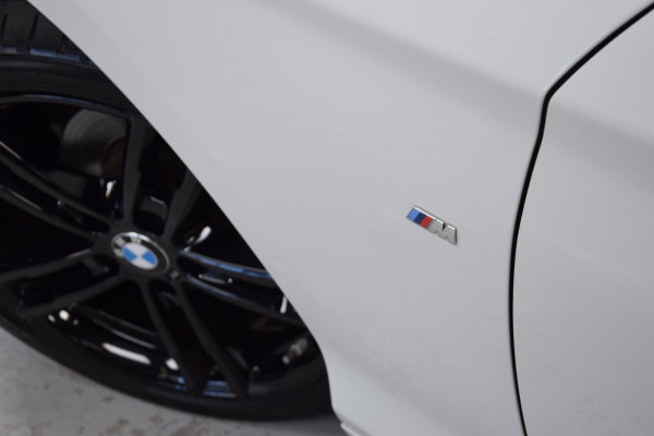 BMW 1-serie 118i Edition M Sport Shadow High Executive *M-Sport* Schuif/kantel-dak|Org.NL|Dealer onderhouden