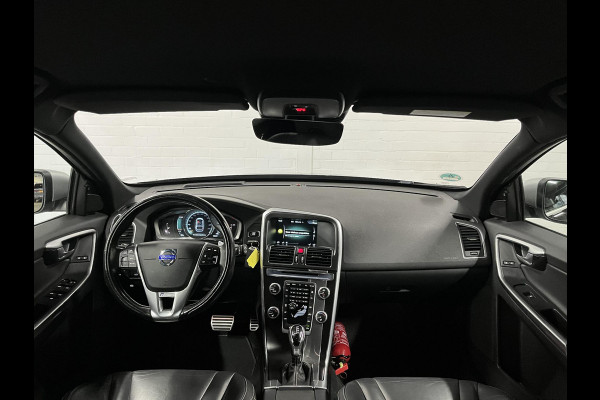 Volvo XC60 2.0 T5 FWD R-Design | Trekhaak | Adapt. cruise control | Stoel/stuurverwarming | Camera | Navigatie