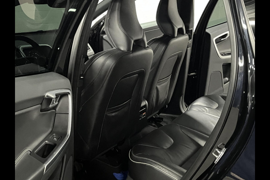 Volvo XC60 2.0 T5 FWD R-Design | Trekhaak | Adapt. cruise control | Stoel/stuurverwarming | Camera | Navigatie