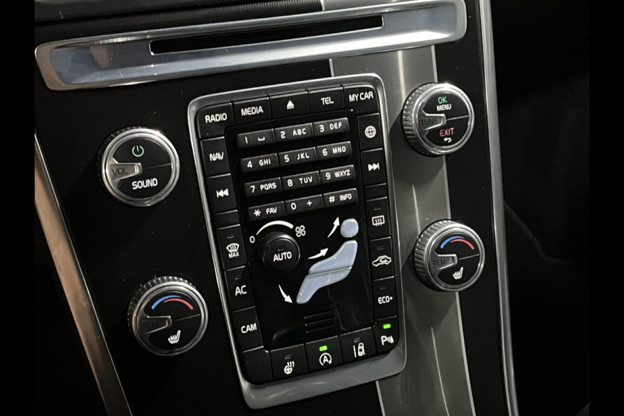 Volvo XC60 2.0 T5 FWD R-Design | Trekhaak | Adapt. cruise control | Stoel/stuurverwarming | Camera | Navigatie