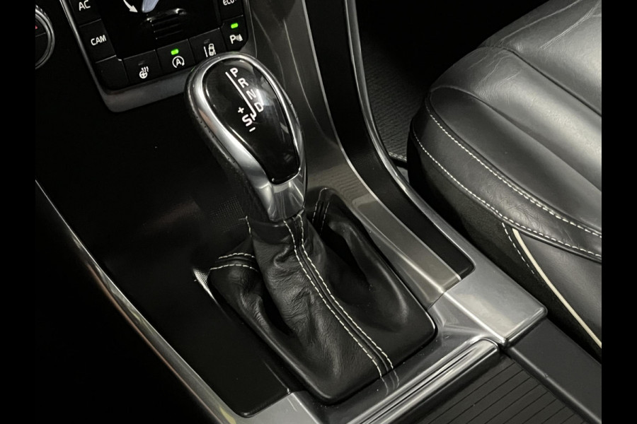 Volvo XC60 2.0 T5 FWD R-Design | Trekhaak | Adapt. cruise control | Stoel/stuurverwarming | Camera | Navigatie