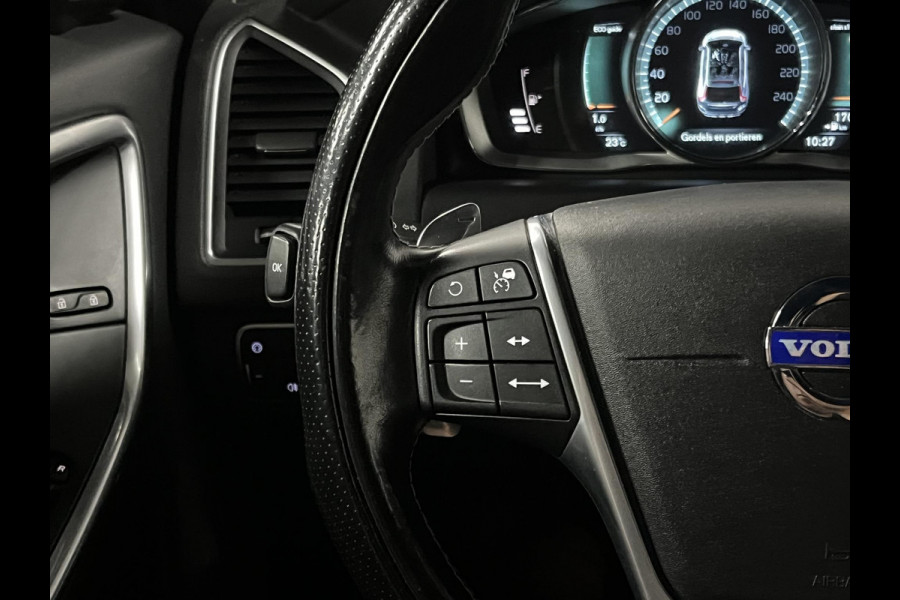 Volvo XC60 2.0 T5 FWD R-Design | Trekhaak | Adapt. cruise control | Stoel/stuurverwarming | Camera | Navigatie