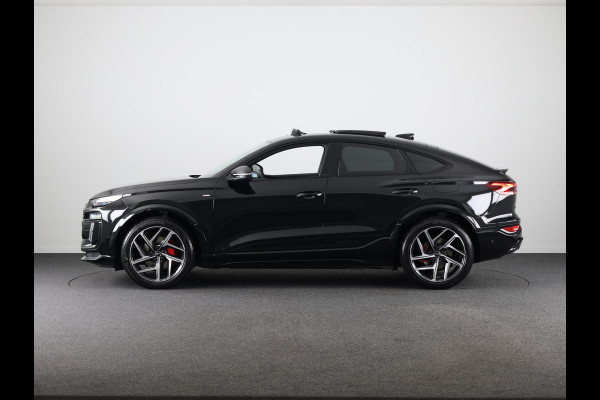 Audi Q6 Sportback e-tron S edition 83 kWh | Adaptive cruise control | Key-less entry | Omgevingscamera's | Panoramadak |