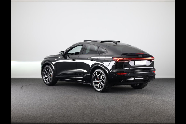 Audi Q6 Sportback e-tron S edition 83 kWh | Adaptive cruise control | Key-less entry | Omgevingscamera's | Panoramadak |