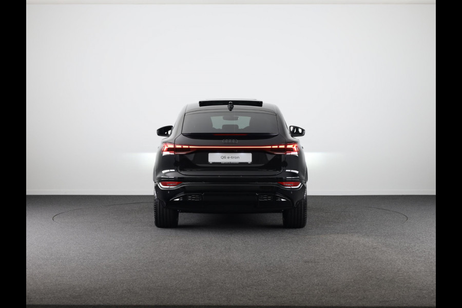 Audi Q6 Sportback e-tron S edition 83 kWh | Adaptive cruise control | Key-less entry | Omgevingscamera's | Panoramadak |