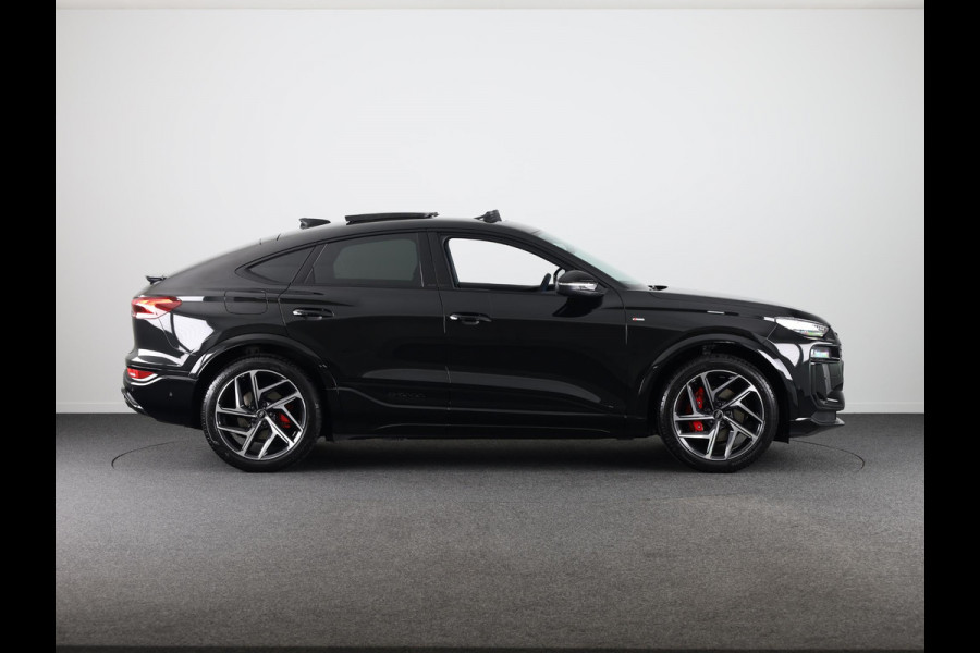 Audi Q6 Sportback e-tron S edition 83 kWh | Adaptive cruise control | Key-less entry | Omgevingscamera's | Panoramadak |