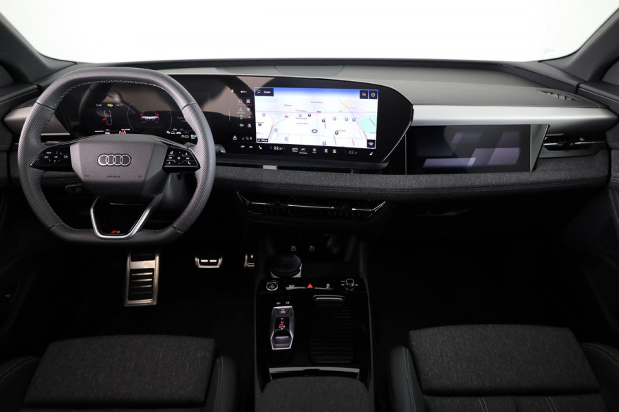 Audi Q6 Sportback e-tron S edition 83 kWh | Adaptive cruise control | Key-less entry | Omgevingscamera's | Panoramadak |