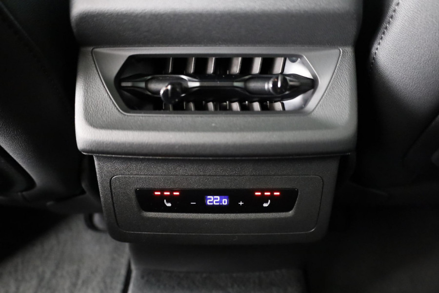 Audi Q6 Sportback e-tron S edition 83 kWh | Adaptive cruise control | Key-less entry | Omgevingscamera's | Panoramadak |