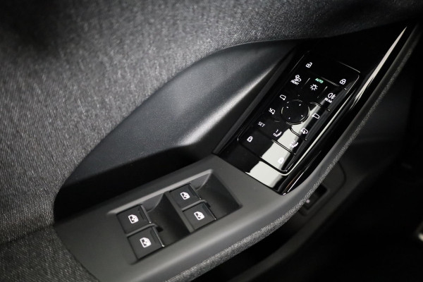 Audi Q6 Sportback e-tron S edition 83 kWh | Adaptive cruise control | Key-less entry | Omgevingscamera's | Panoramadak |