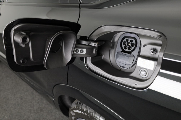 Audi Q6 Sportback e-tron S edition 83 kWh | Adaptive cruise control | Key-less entry | Omgevingscamera's | Panoramadak |