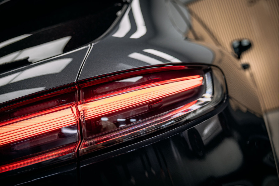 Porsche Macan 3.0 S | Pano | Stoelverwarming | Sportuitlaat | Luchtvering | Trekhaak |