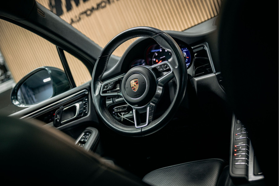 Porsche Macan 3.0 S | Pano | Stoelverwarming | Sportuitlaat | Luchtvering | Trekhaak |