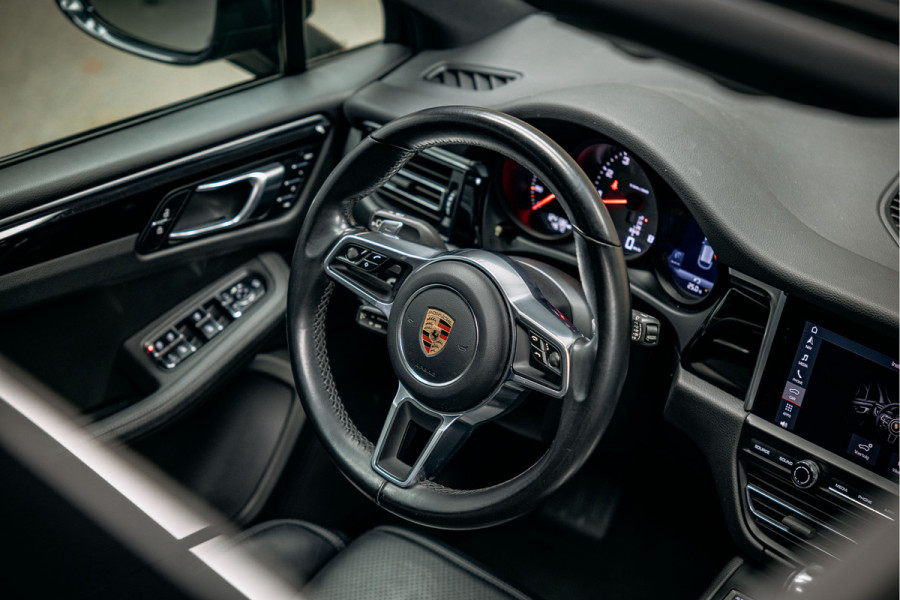 Porsche Macan 3.0 S | Pano | Stoelverwarming | Sportuitlaat | Luchtvering | Trekhaak |