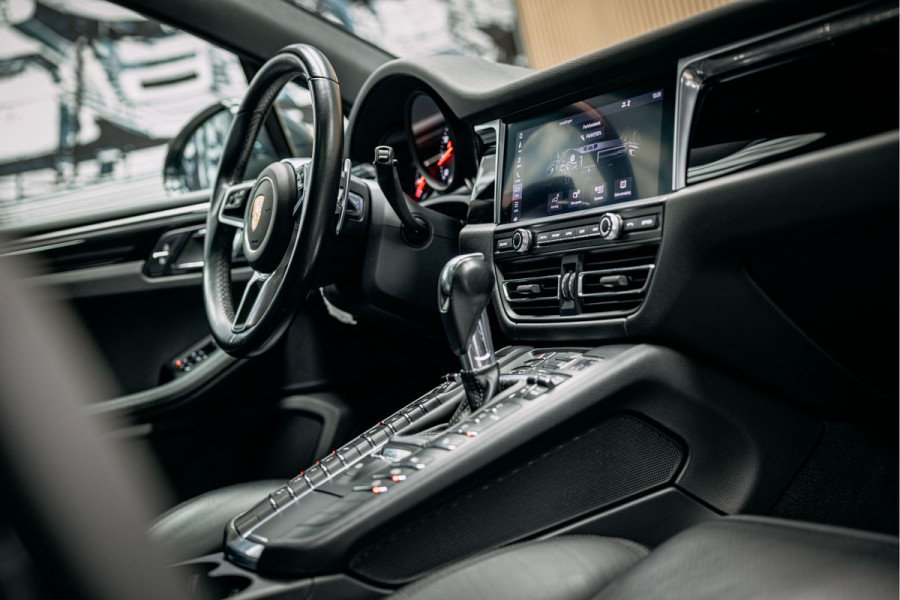 Porsche Macan 3.0 S | Pano | Stoelverwarming | Sportuitlaat | Luchtvering | Trekhaak |