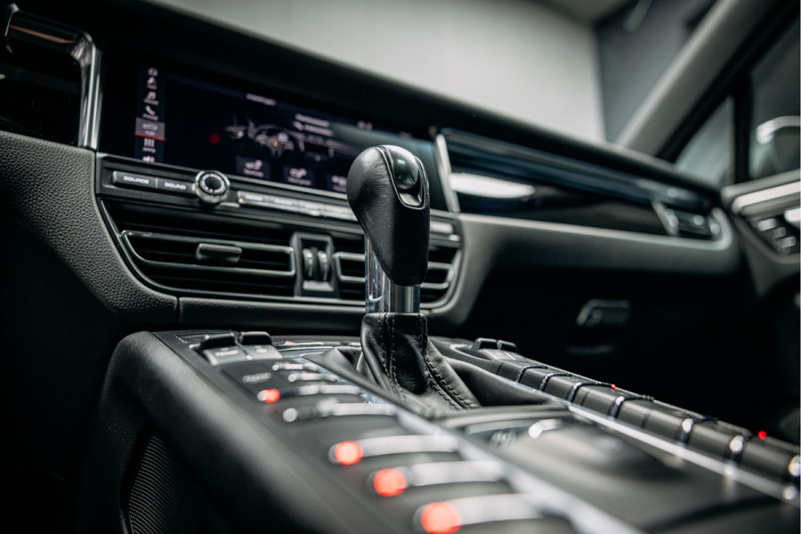 Porsche Macan 3.0 S | Pano | Stoelverwarming | Sportuitlaat | Luchtvering | Trekhaak |