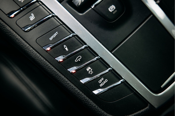 Porsche Macan 3.0 S | Pano | Stoelverwarming | Sportuitlaat | Luchtvering | Trekhaak |